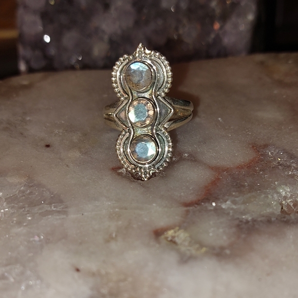 3 Stone Vintage Style Labradorite Silver Ring - Picture 1 of 6